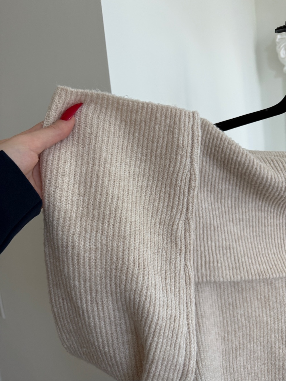 H&M Off-Shoulder Knit Sweater in beige - Oatmeal - Picture 4 of 15